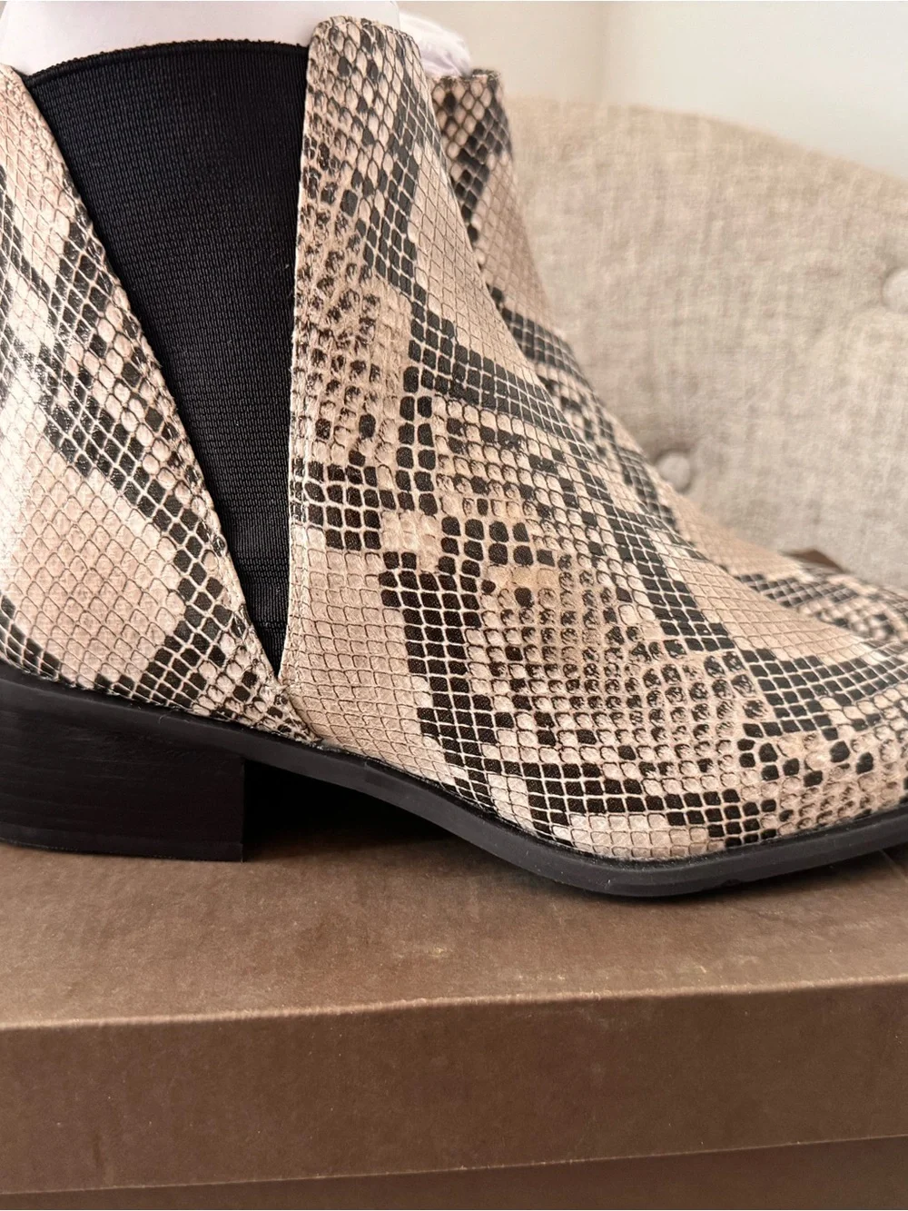 Linea Paolo Vera boots Snake Print in Beige and Black size 7 NEW